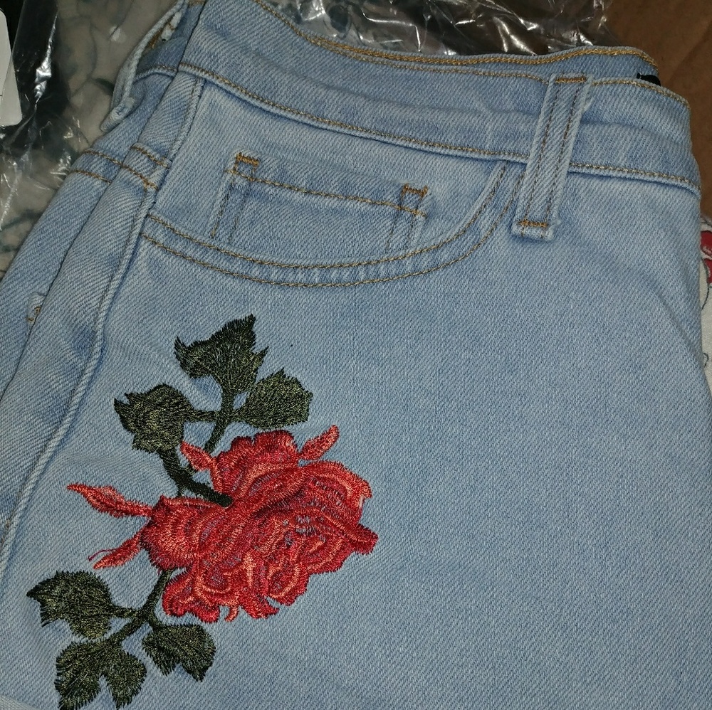 NWT High Waisted Denim Shorts - L - Picture 6 of 7